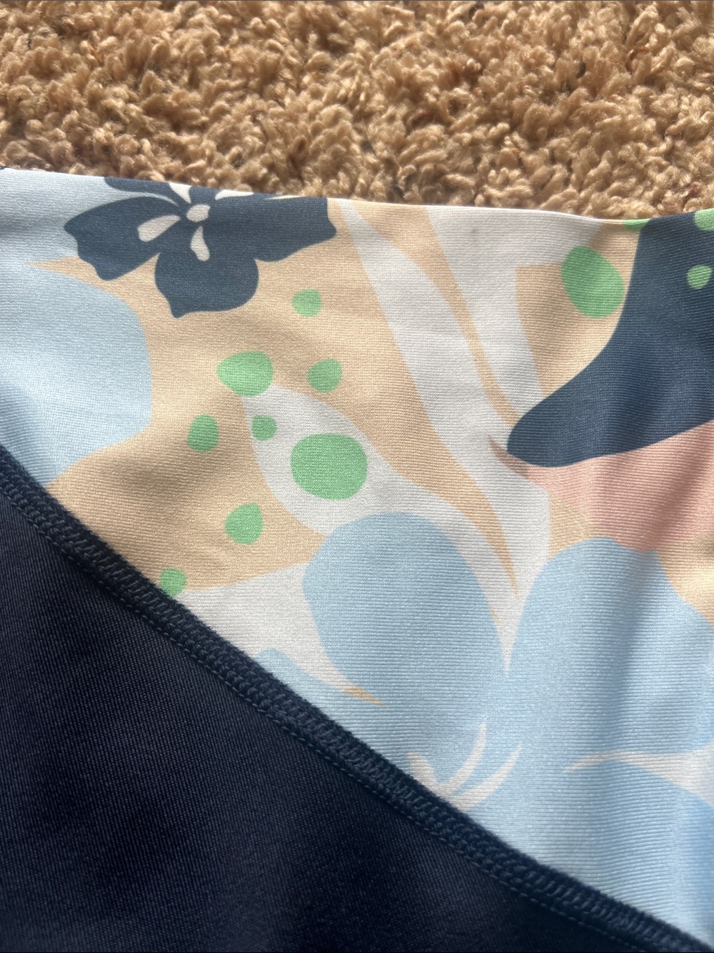 Women’s Roxy Rashguard - Picture 8 of 9
